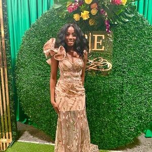 Elegant Sequin Prom Dress in Gold